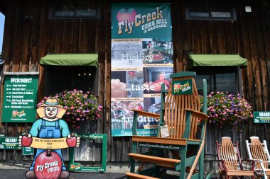 COOPERSTOWN NY - 25 Temmuz 2025 'te Cooperstown, New York' ta görülen Fly Creek Elma Değirmeni.