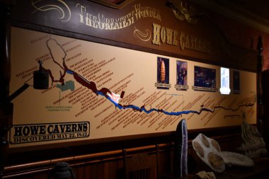 New York 'un kuzeyindeki Howe Mağaraları, 25 Temmuz 2020' de görüldüğü gibi. Niagara Şelalesi 'nden sonra New York' ta en çok ziyaret edilen ikinci doğal cazibe..