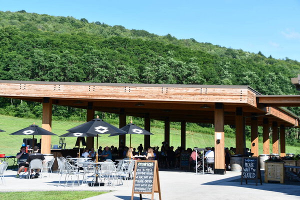 КООПЕРСТОУН, штат Нью-Йорк - 25 июля: Брехт и Оммеганг в Куперстоуне, штат Нью-Йорк, 25 июля 2020 года.