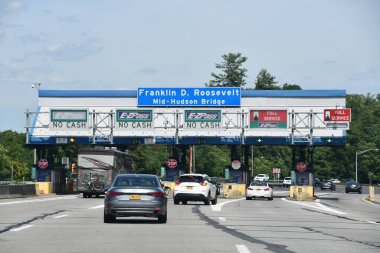 POUGHKEEPSIE, NY - 26 Temmuz 2020 'de Poughkeepsie, New York' ta görülen Hudson Köprüsü.