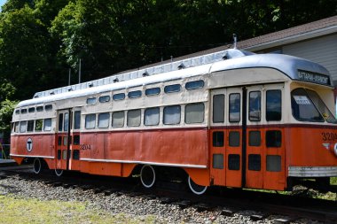KINGSTON, NY - 23 AUG Boston PCC Trolley 3204 Kingston, New York 'taki Trolley Müzesi, 23 Ağustos 2020' de görüldüğü gibi.