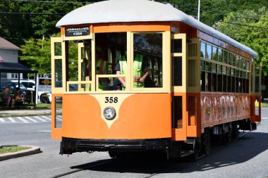 KINGSTON, NY - 23 AUG: Johnstown Çekiş Şirketi Trolley No. 23 Ağustos 2020 'de Kingston, New York' taki Trolley Müzesi 'nde görüldüğü gibi 358..
