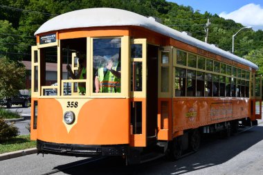 KINGSTON, NY - 23 AUG: Johnstown Çekiş Şirketi Trolley No. 23 Ağustos 2020 'de Kingston, New York' taki Trolley Müzesi 'nde görüldüğü gibi 358..