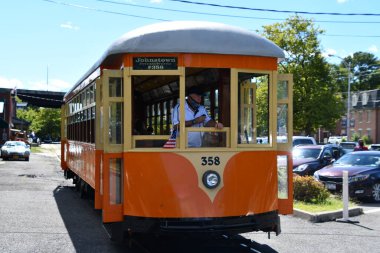 KINGSTON, NY - 23 AUG: Johnstown Çekiş Şirketi Trolley No. 23 Ağustos 2020 'de Kingston, New York' taki Trolley Müzesi 'nde görüldüğü gibi 358..