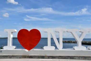 21 Ağustos 2020 'de Cenevre, New York' taki Finger Lakes Karşılama Merkezi 'nde görülen New York tabelasını seviyorum..