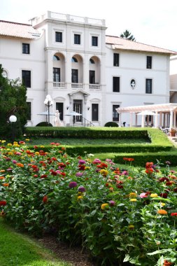 GENEVA, New York - 21 AUG: Cenevre 21 Ağustos 2020 'de Cenevre, New York' ta Cenevre 'de görülen Cenevre' de bulunan Cenevre Gölü 'ndeki Butik Otel, Restoran ve Tarihi Bahçeler.