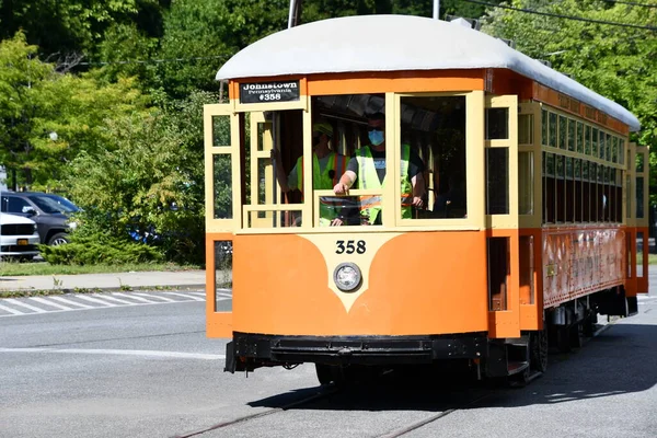 康斯顿 8月23日 约翰斯顿电车公司Trolley 358位于纽约金斯敦的Trolley博物馆 见于2020年8月23日 — 图库照片