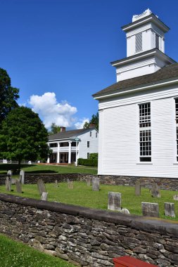 COOPERSTOWN, NY - 24 Temmuz 2021 'de Cooperstown, New York' taki Çiftçi Müzesi 'ndeki Cornwall Kilisesi.
