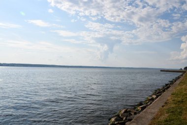 New York, Romulus 'taki Samson Eyalet Parkı' ndan Seneca Gölü manzarası