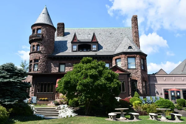 22 Ağustos 2020 'de Cenevre, New York' taki Belhurst Kalesi 'nde görüldüğü gibi. Seneca Gölü kıyısında eski bir özel konuttur..