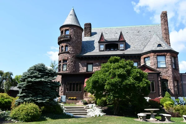 22 Ağustos 2020 'de Cenevre, New York' taki Belhurst Kalesi 'nde görüldüğü gibi. Seneca Gölü kıyısında eski bir özel konuttur..