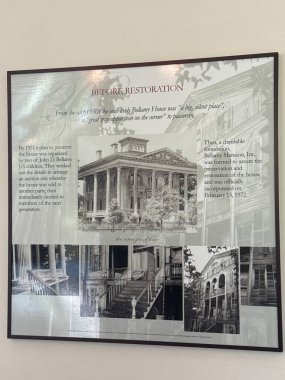 WILMINGTON, NC - 19 Nisan 2025 'te Wilmington, Kuzey Carolina' daki Bellamy Konak Müzesi.