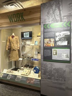 WILMINGTON, NC - 19 Nisan 2025 'te Wilmington, Kuzey Carolina' daki Cape Fear Museum of History and Science 'da sergi.