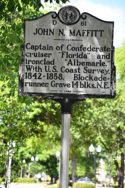 WILMINGTON, NC - 19 Nisan 2025 'te Wilmington, Kuzey Carolina' da görülen John Newland Maffitt Tarihi İşareti.