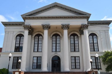 WILMINGTON, NC - 19 Nisan 2025 'te Wilmington, Kuzey Carolina' da Thalian Hall Center for the Performing Arts.