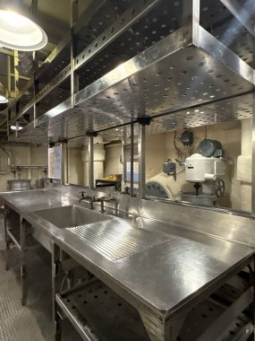 WILMINGTON, NC - 19 Nisan 2025 'te Wilmington, Kuzey Carolina' da görülen USS North Carolina.