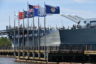 WILMINGTON, NC - 19 Nisan 2025 'te Wilmington, Kuzey Carolina' da görülen USS North Carolina.