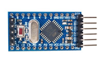 arduino pro-mini mikrodenetleyici araştırmalar ve Diy cihazlar geliştirme beyaz arka plan izole