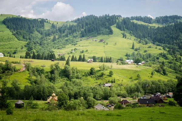 Landschaft in den Karpaten — Stockfoto