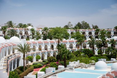 Beş yıldızlı otel yüzme havuzlu