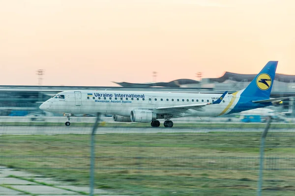 항공기 회사 우크라이나 국제 항공 — 스톡 사진