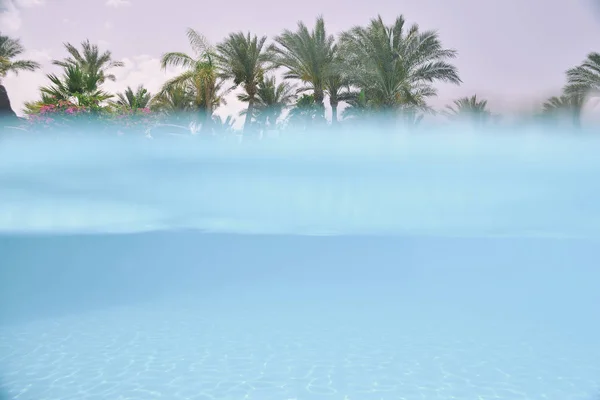 L'eau dans la piscine — Photo