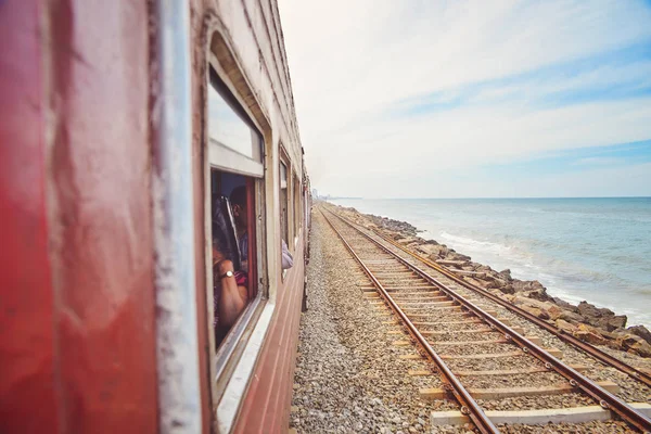 Alter Waggon in der Nähe des Meeres — Stockfoto