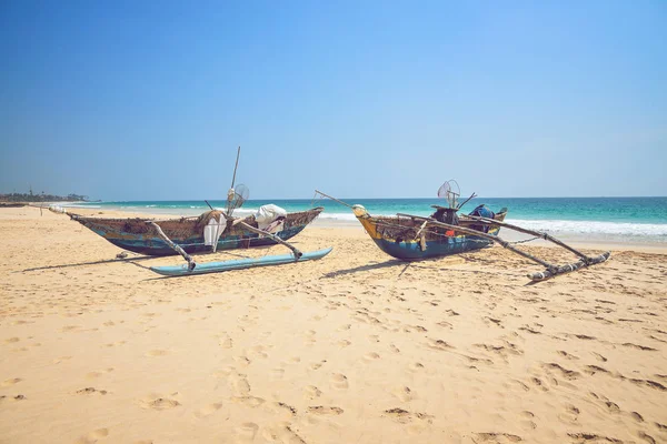 Barcos en la orilla — Foto de Stock