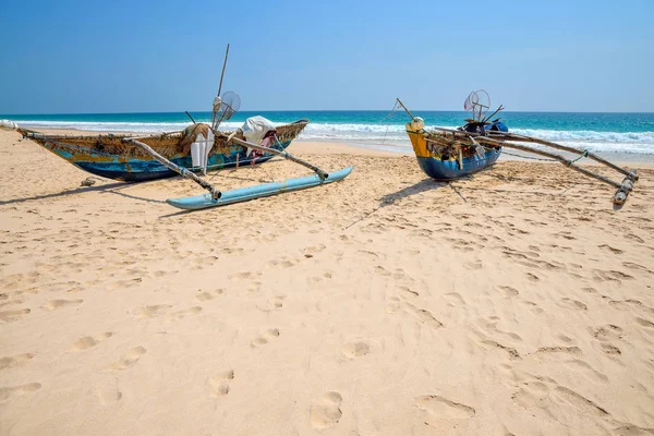 Barcos en la orilla — Foto de Stock