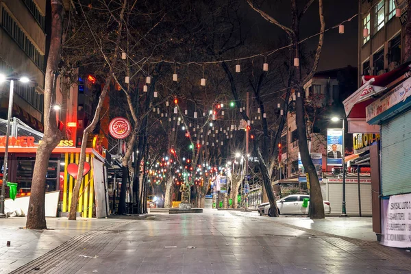 Die zentralen Straßen von Ankaras in der Nacht — Stockfoto
