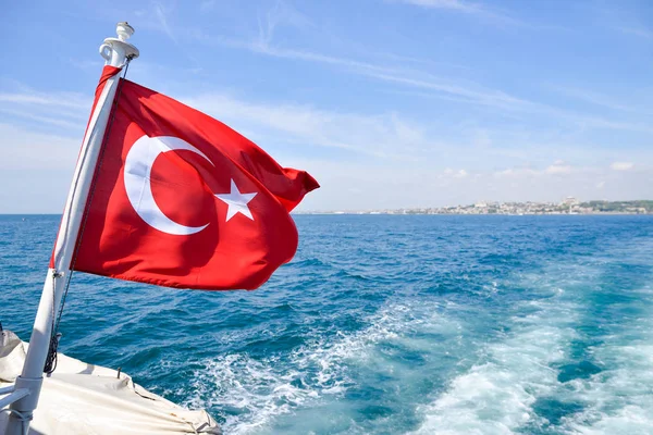 Bandiera della Turchia su una nave — Foto Stock