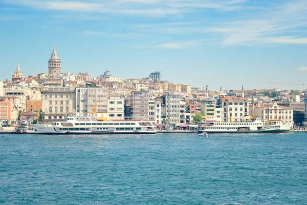 Krásný výhled na Istanbul, město na šířku. — Stock fotografie