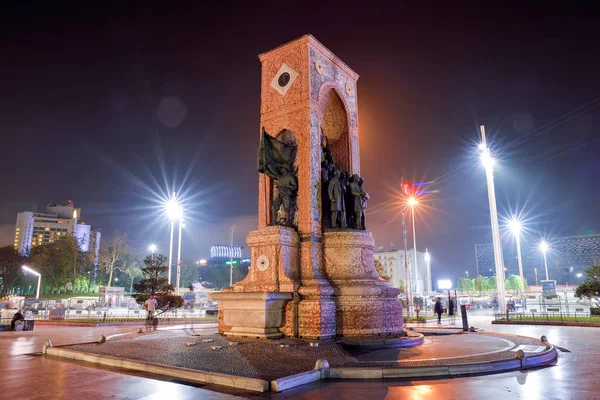 Istanbul'da Cumhuriyet Anıtı — Stok fotoğraf