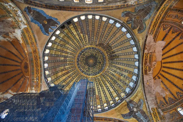 Interior of the museum Hagia Sophia — Stock Photo, Image