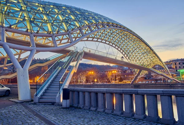 De brug van de vrede in Tbilisi — Stockfoto