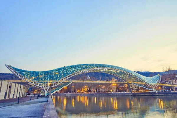 De brug van de vrede in Tbilisi — Stockfoto