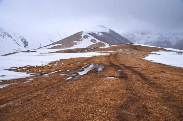 Cesta k hoře Kazbek — Stock fotografie