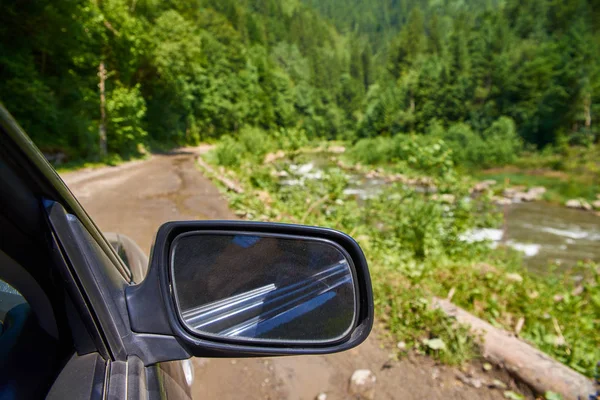 Weg in een bergbos — Stockfoto