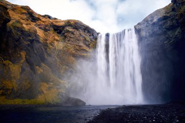 Güzel Skogafoss şelale