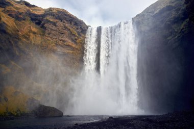 Güzel Skogafoss şelale