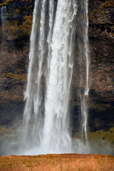 Красивий водоспад Seljalandsfoss — стокове фото