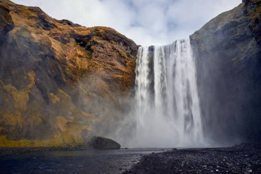 Güzel Skogafoss şelale
