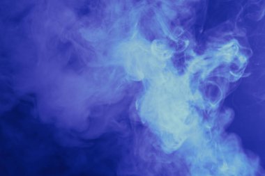 dumanı siyah arkaplanda