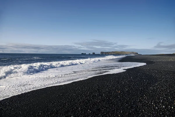 Берег Атлантического океана в Исландии — стоковое фото