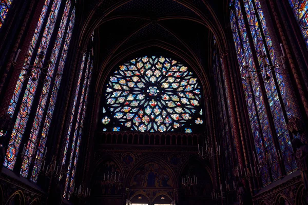 La Sainte-Chapelle è una cappella reale in stile gotico a Par — Foto Stock