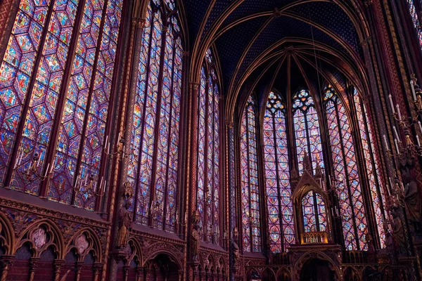 La Sainte-Chapelle è una cappella reale in stile gotico a Par — Foto Stock