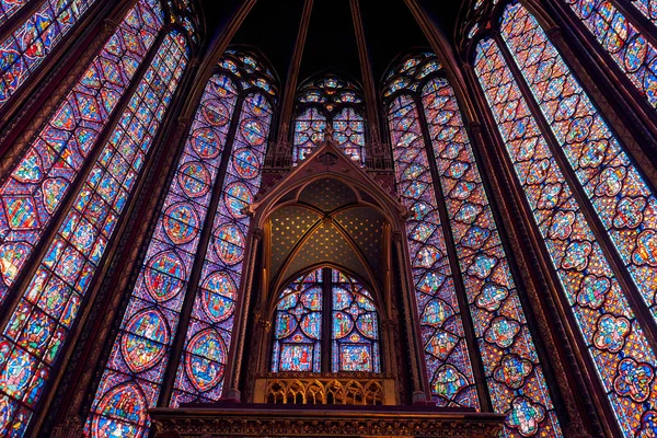 La Sainte-Chapelle è una cappella reale in stile gotico a Par — Foto Stock