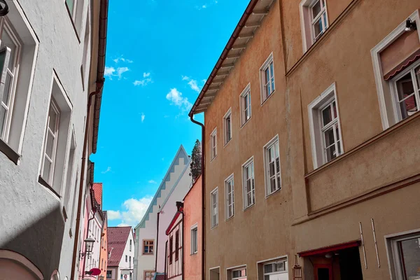 Fussen, Almanya'da Bavyera şehrinde bulunan bir şehirdir.