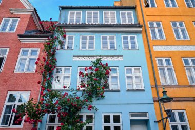 Kopenhag renkli ve eski binalar