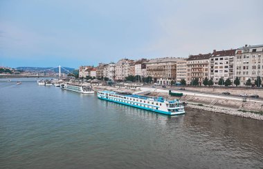 Budapeşte 'deki Tuna Nehri manzarası